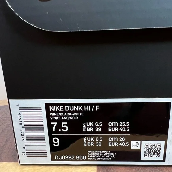 Nike Dunk High - Picture 7 of 7
